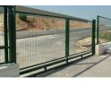 Puerta corredera 8mX1,5m/Alto. Fabricada con bastidor de tubo 60x40mm. Pilares 80x80mm, Incluye todo lo necesario.