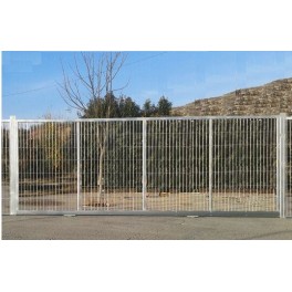 Puerta corredera 6mX1,5m/Alto. Fabricada con bastidor de tubo 60x40mm. Pilares 80x80mm, Incluye todo lo necesario.
